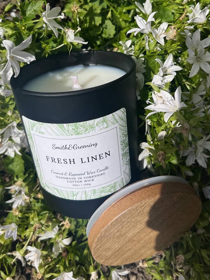 Fresh Linen Coconut Wax Candle Hand Poured Vegan for wholesale by Smith & Greening