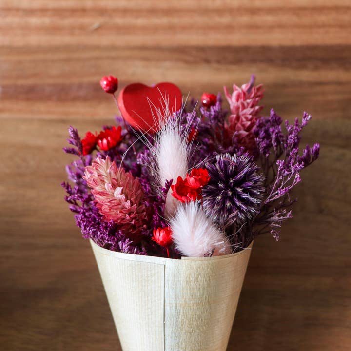 Central Market Flowers - Wholesale Dried/Pressed Flowers - Everlasting Pixie Mini-Bouquet - Valentine's Day