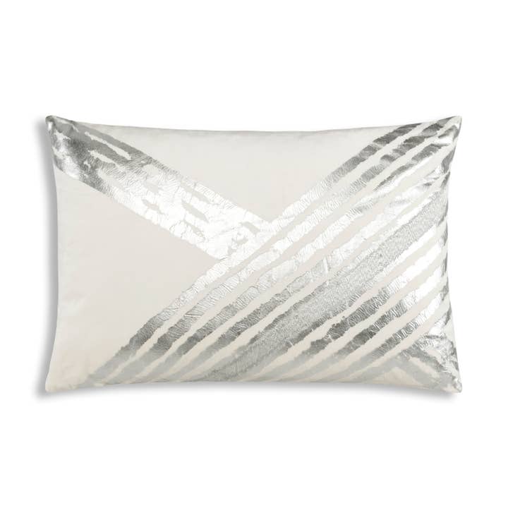 Almohada lumbar Zara Ivory Silver para venta al por mayor de Cloud 9 Design