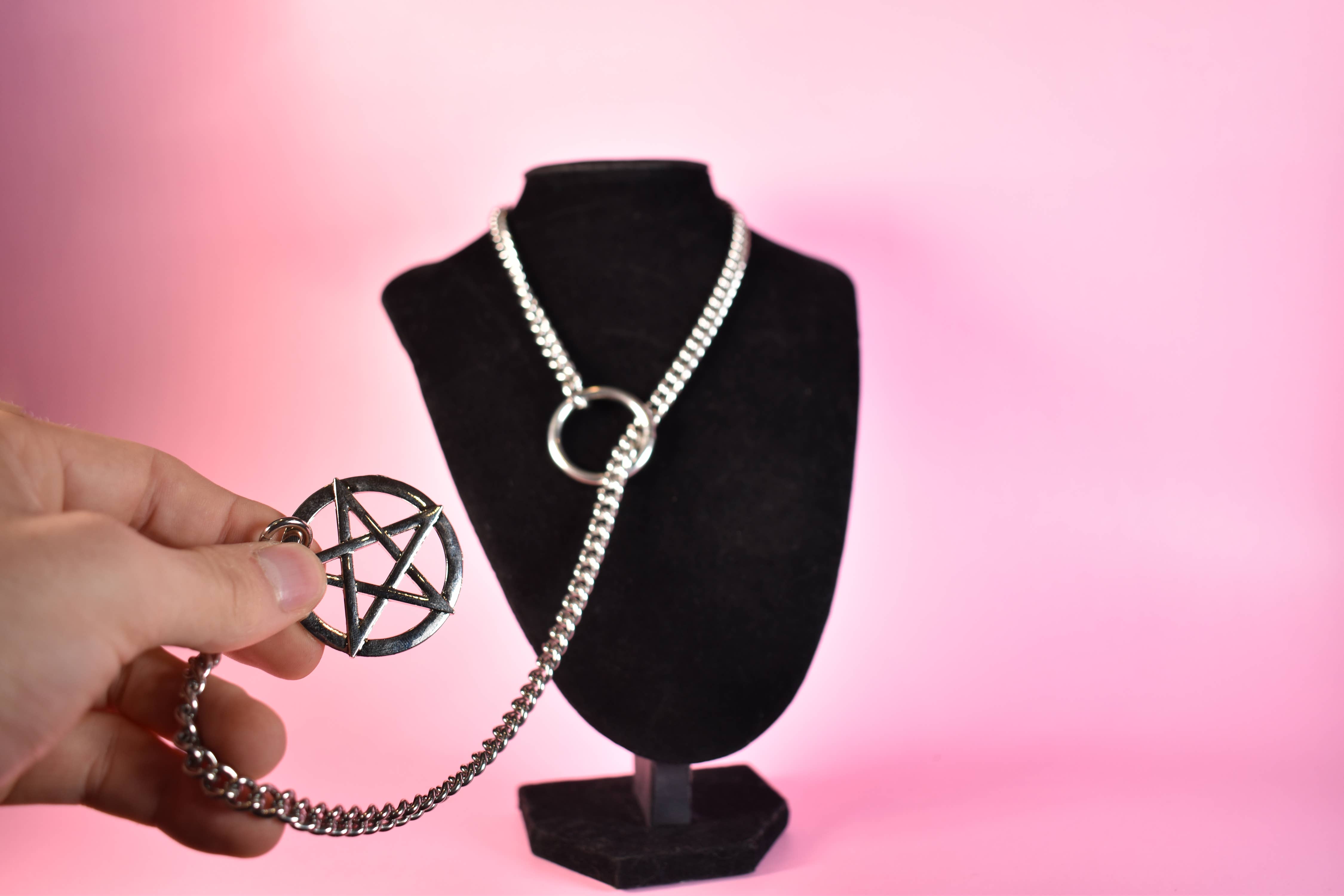 Naughty Pawsies - Vente Bijou – homme - Chaîne coulissante en forme de pentagramme en argent9