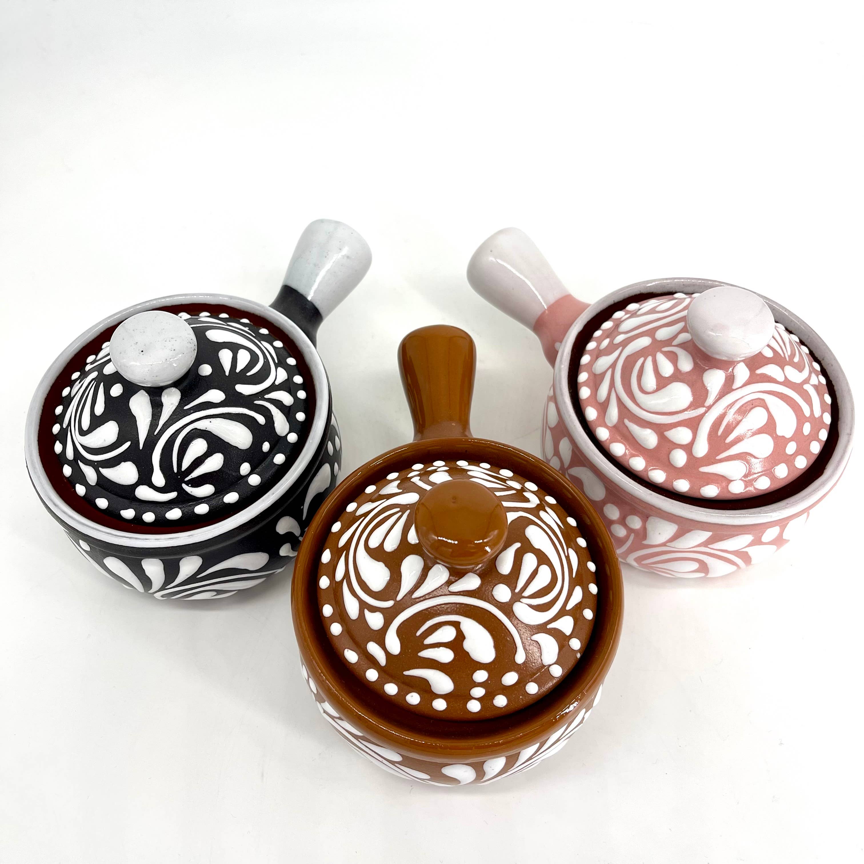 Fiesta McAllen LLC – wholesale Decorative plate/dish/bowl – Elegant Mexican Ceramic Salsa Bowl with Handle6