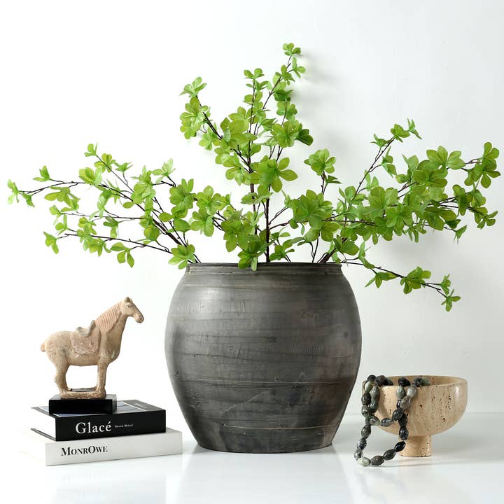 Pot en céramique vintage - Gris charbon pour la vente par Lily's Living Inc.