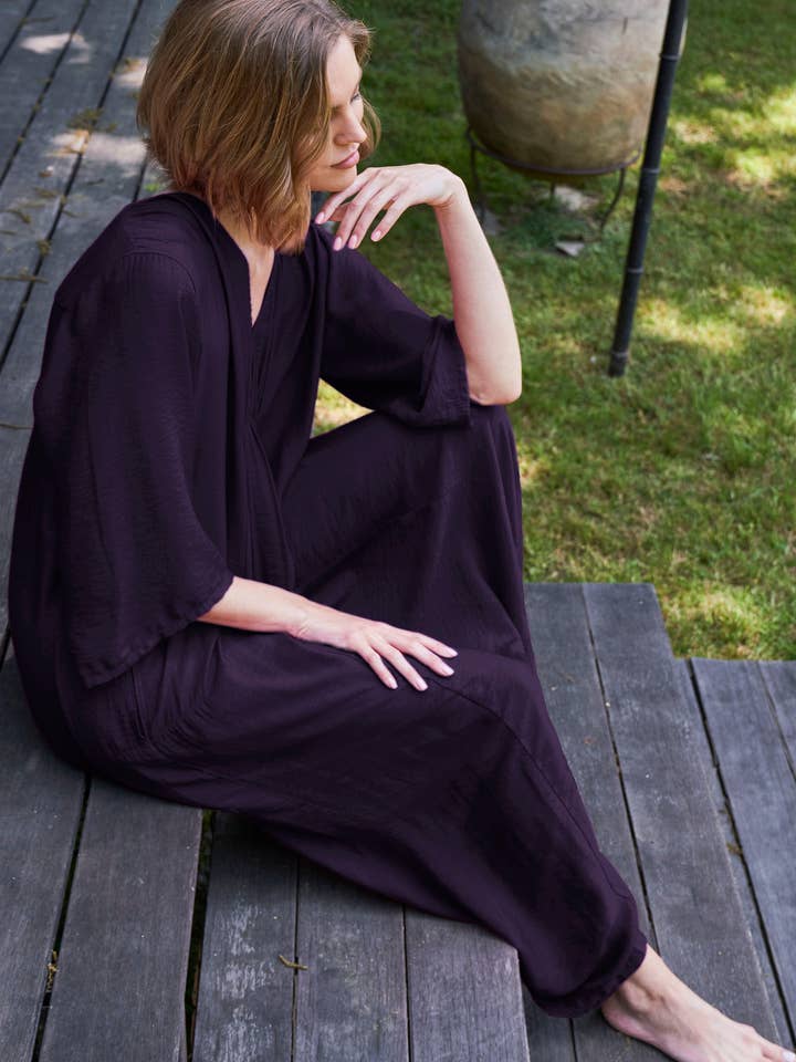 Aubergine Cupro Rynkad Framsida Kaftan för wholesale av ocean+main