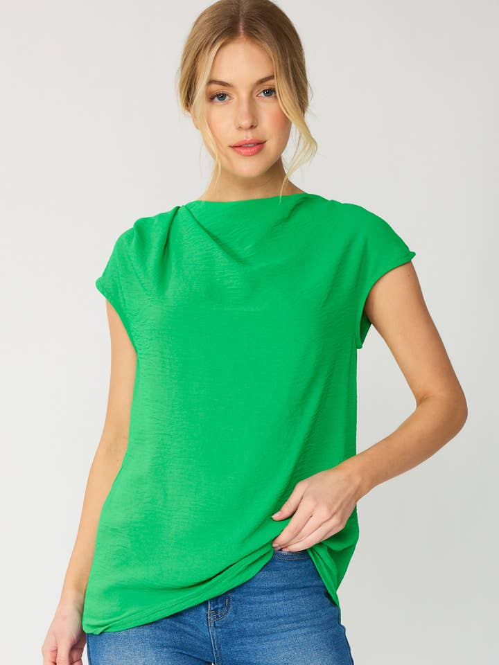 ST3707-A - STEVIGE TOP MET KAPMOUWEN EN GEDRAPEERDE DETAILS AAN DE VOORKANT voor wholesale door FSL Apparel