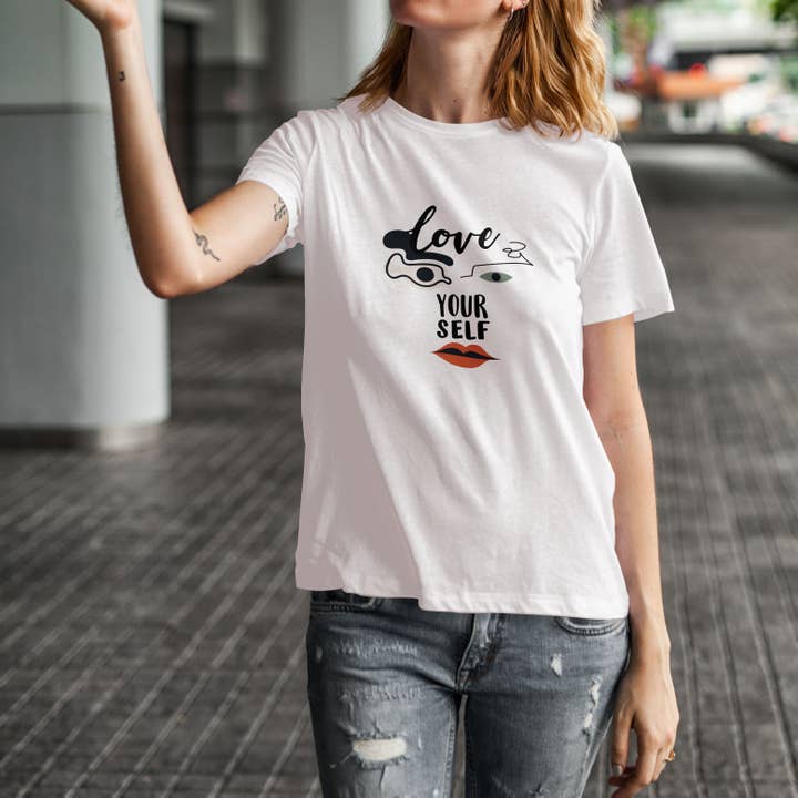 GoboxPrintCo – wholesale Skjorta - Unisex – Älska dig själv abstrakt ansikte T-shirt