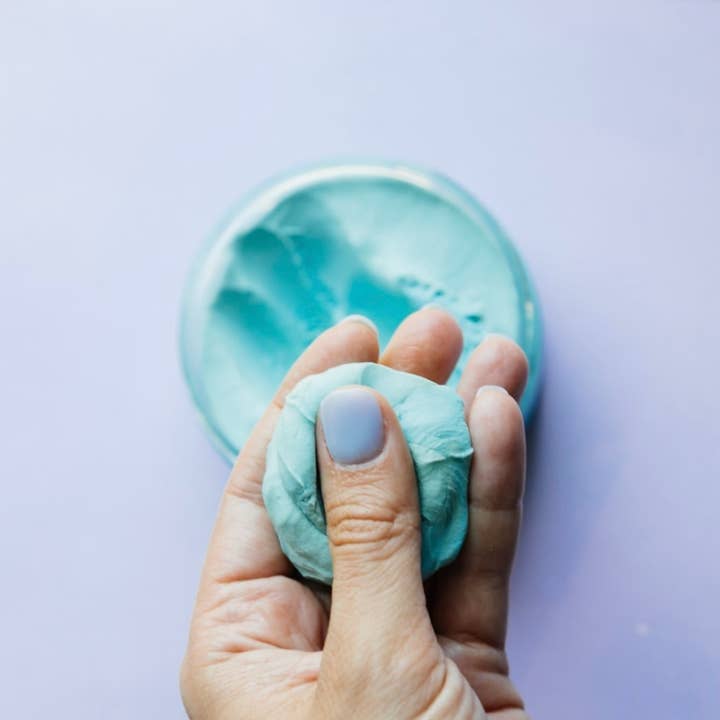 Pinch Me Therapy Dough – Engroshandel Stressaflastningsbold/-æltemasse – Knib mig Terapi Dough Surf