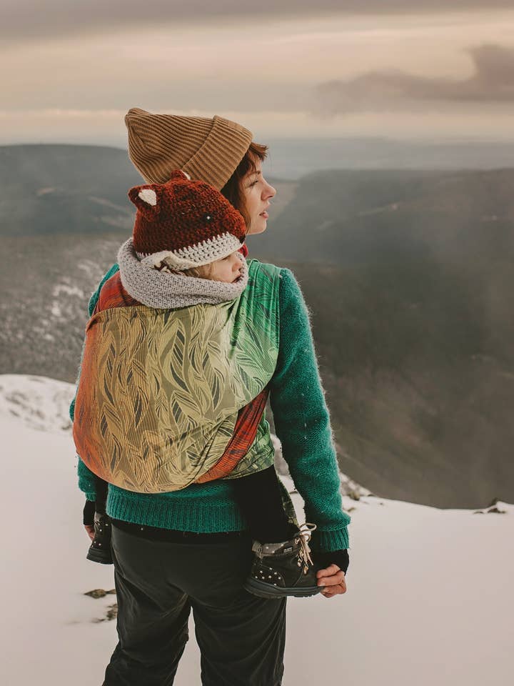 KAAMI Baby Sling storlek 6 - Dans (som en) regnbåge fjäder för wholesale av ADViKiDS by ADViTEX GMBH