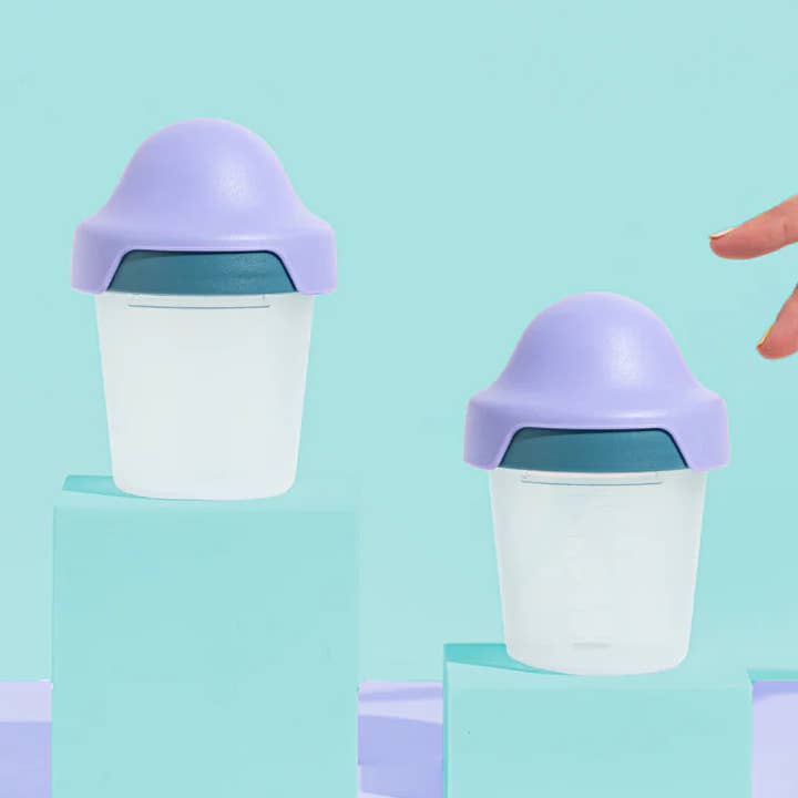 Confezione da due biberon da 180 ml verde/viola per la vendita all'ingrosso da parte di Little Stackers