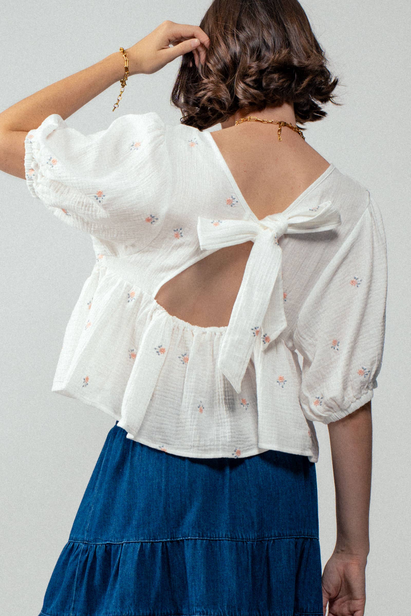 Urban Daizy - Wholesale Blouse - Women's - Floral Embroidered Gauze Blouse16