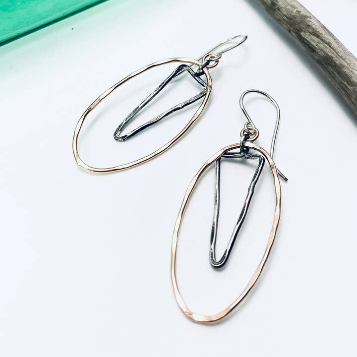 Boucles d'oreilles ovales Karma pour la vente par Laura J Designs