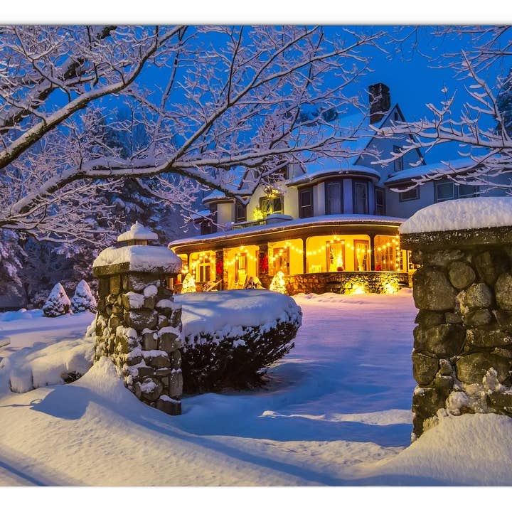 Panel de cristal Winter Inn de Chris Whiton para venta al por mayor de American Brand Studio