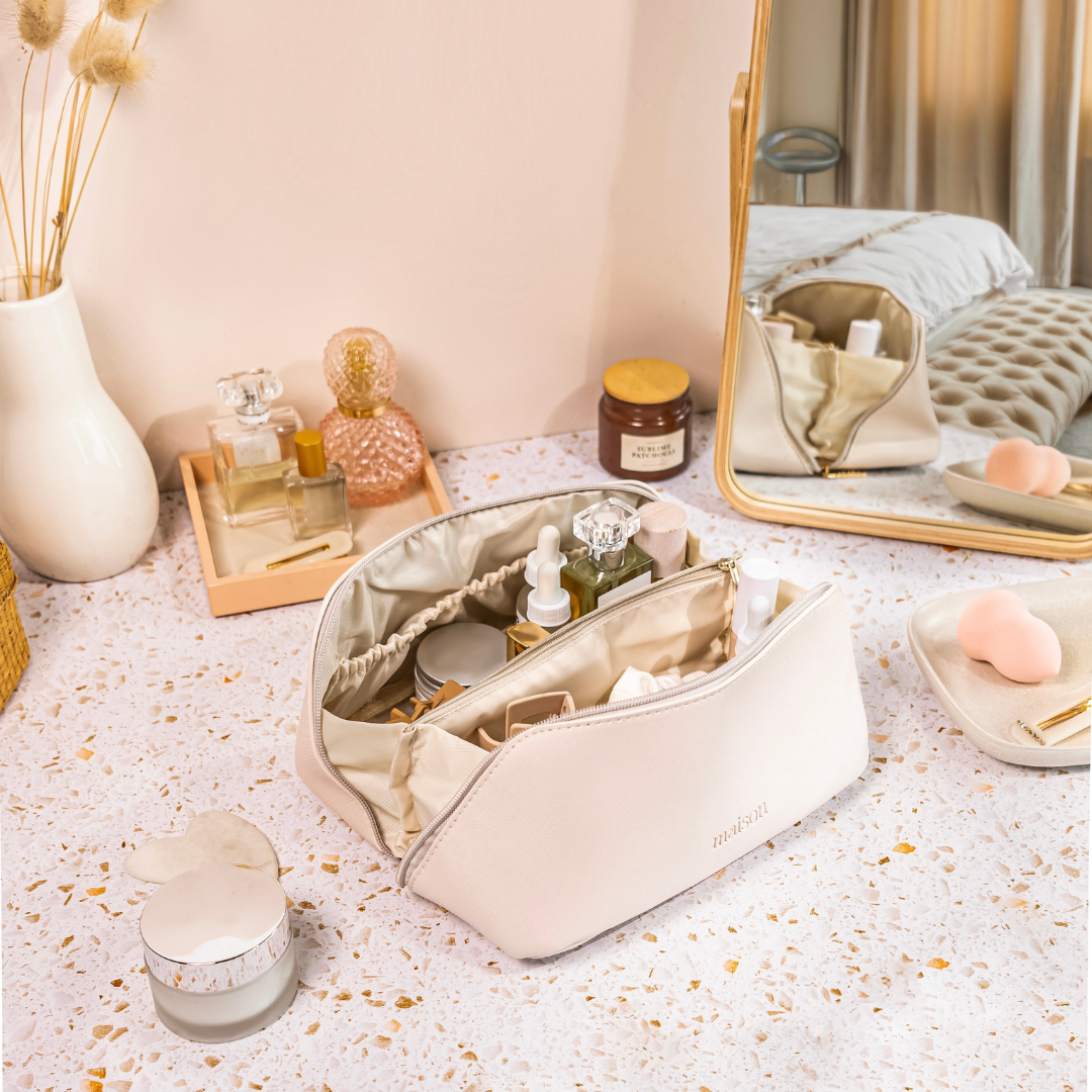 Maison Minimalist - Wholesale Makeup/Cosmetic Bag - SALY | Expandable Travel Makeup Bag8