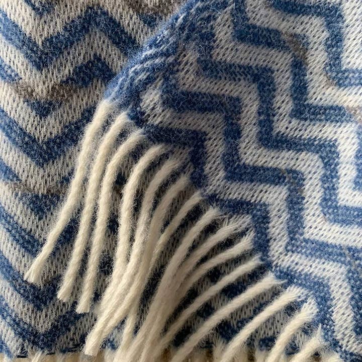 WoolOnly - Vente Plaids - Plaid Jacquard Zig-Zag Vague 100% Laine Mérinos Fine (bleu/gris, 130x170 cm)4