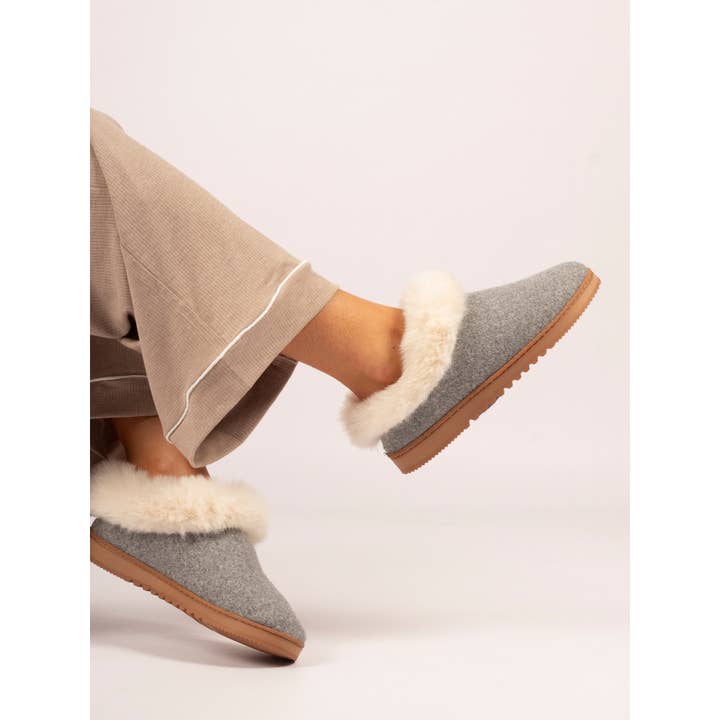 Lunar Shoes – wholesale Slippers – Women's – Cranbrook Grey Boxed Slipper1