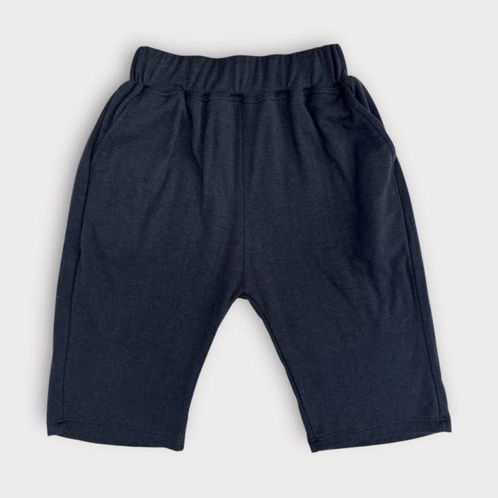 Pantalon en bambou noir pour enfants - Hudson Sweat court pour la vente par Best Day Ever Kids