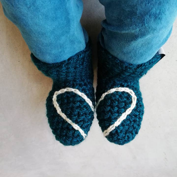 EKA – wholesale Stövletter – Baby – Handgjorda virkade hjärta baby tossor