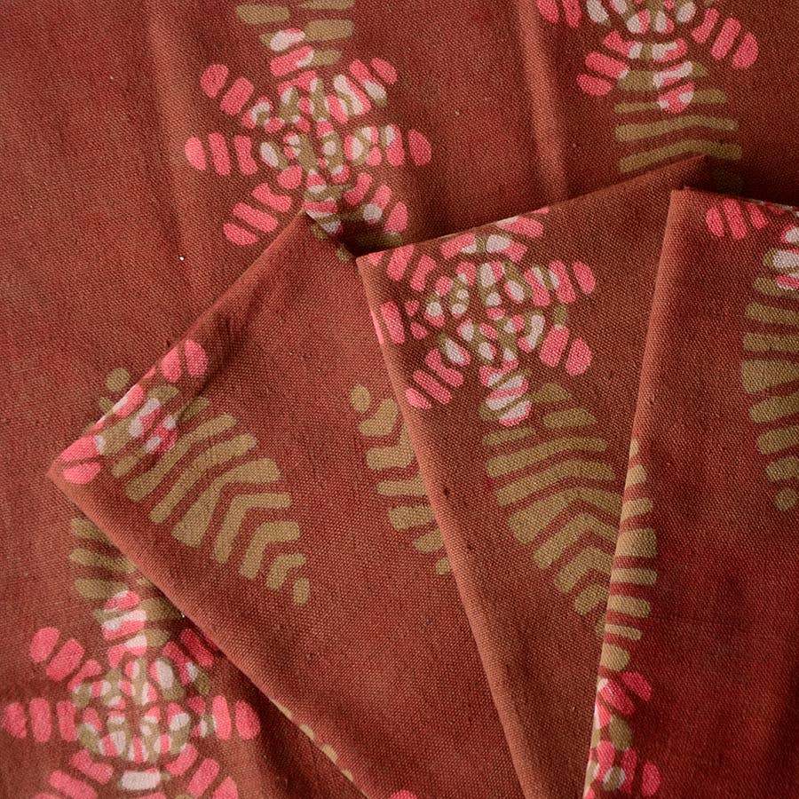 Ichcha – Guardanapo e pano de jantar por atacado – Guardanapos Dabu Block Print em Terracota (Conjunto de 4) - Flor8