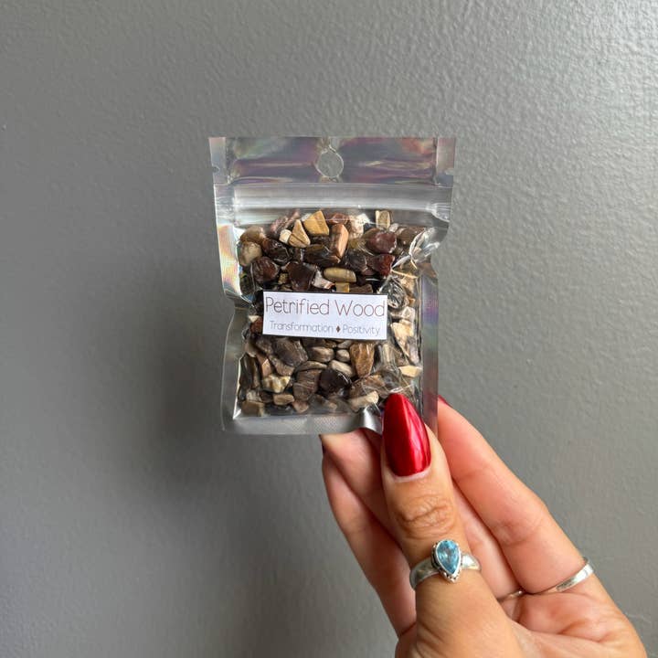 Sapphire & Sage - Wholesale Spiritual stone/crystal - Petrified Wood Crystal Chip Bags0