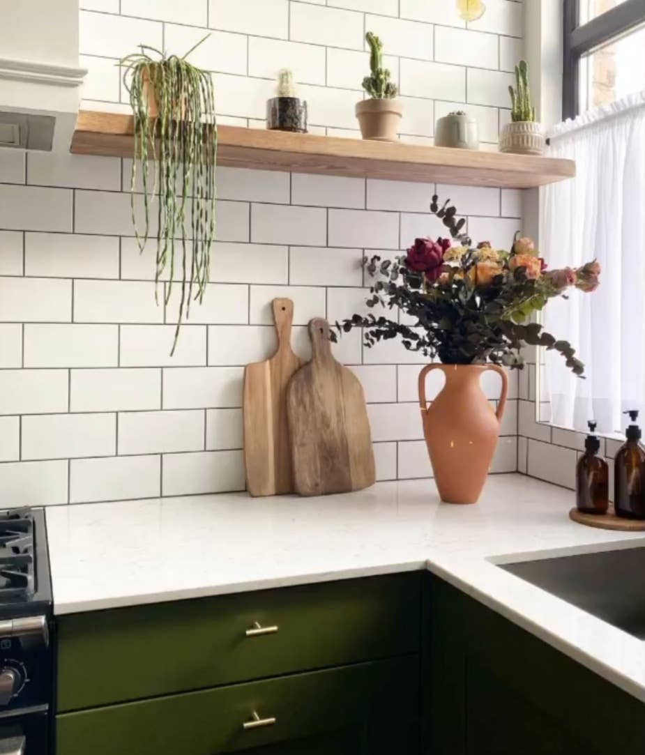 Cerámica Roca Caus - Vendita all'ingrosso Vasi - Anfora classica in ceramica multipurpose con due manici2