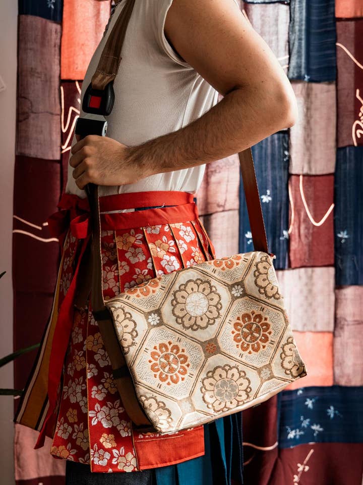 Ceinture de sécurité Bag pour la vente par Isaboko