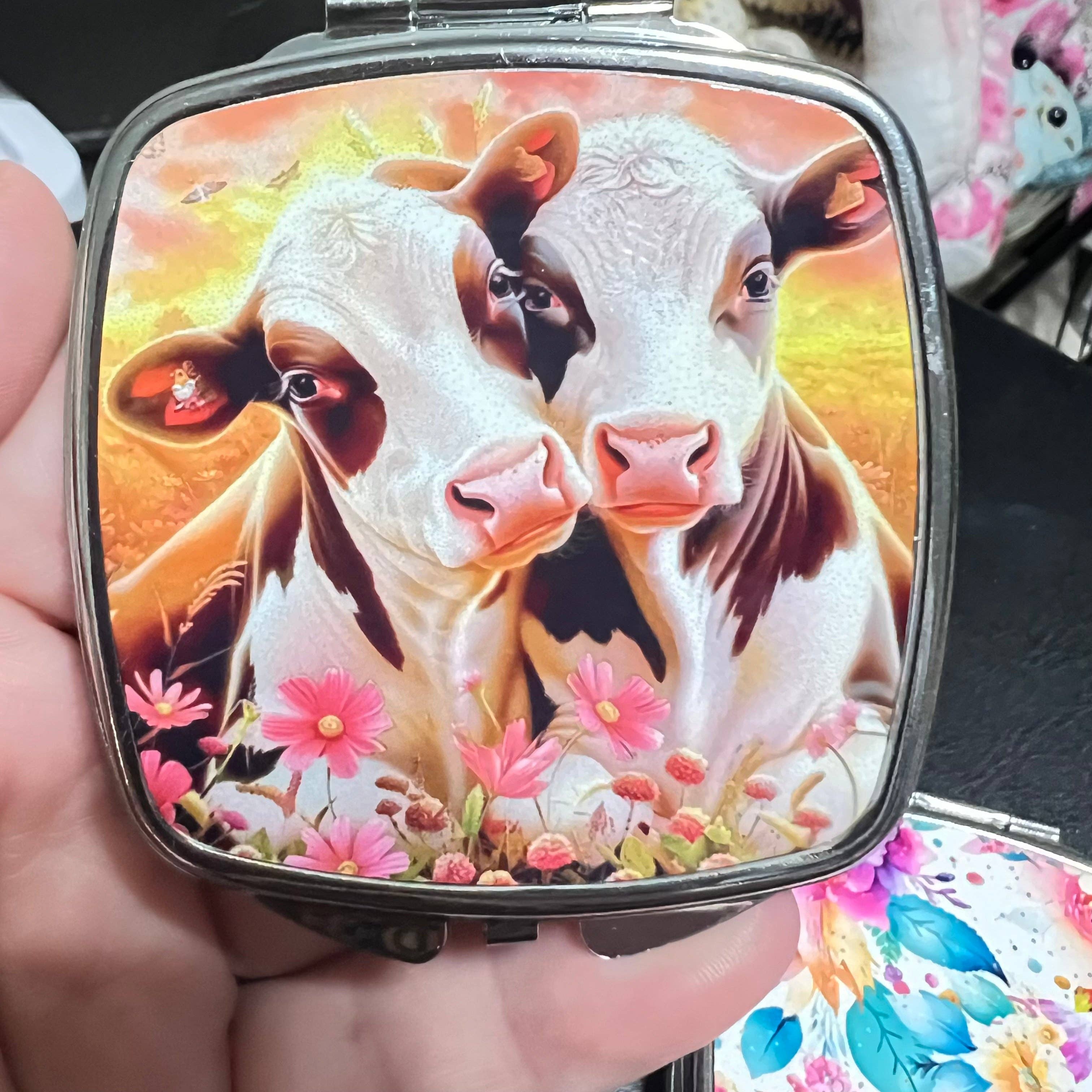 Cedar Hill Country Market - Wholesale Compact Mirror - Mirrored Compacts11