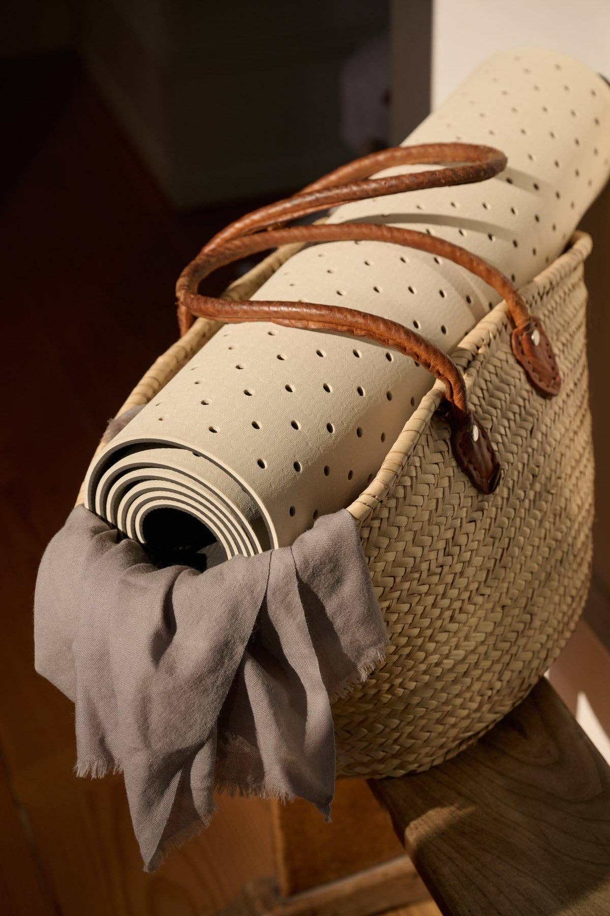 moshi moshi mind - Wholesale Yoga Mat - dotted signature mat1