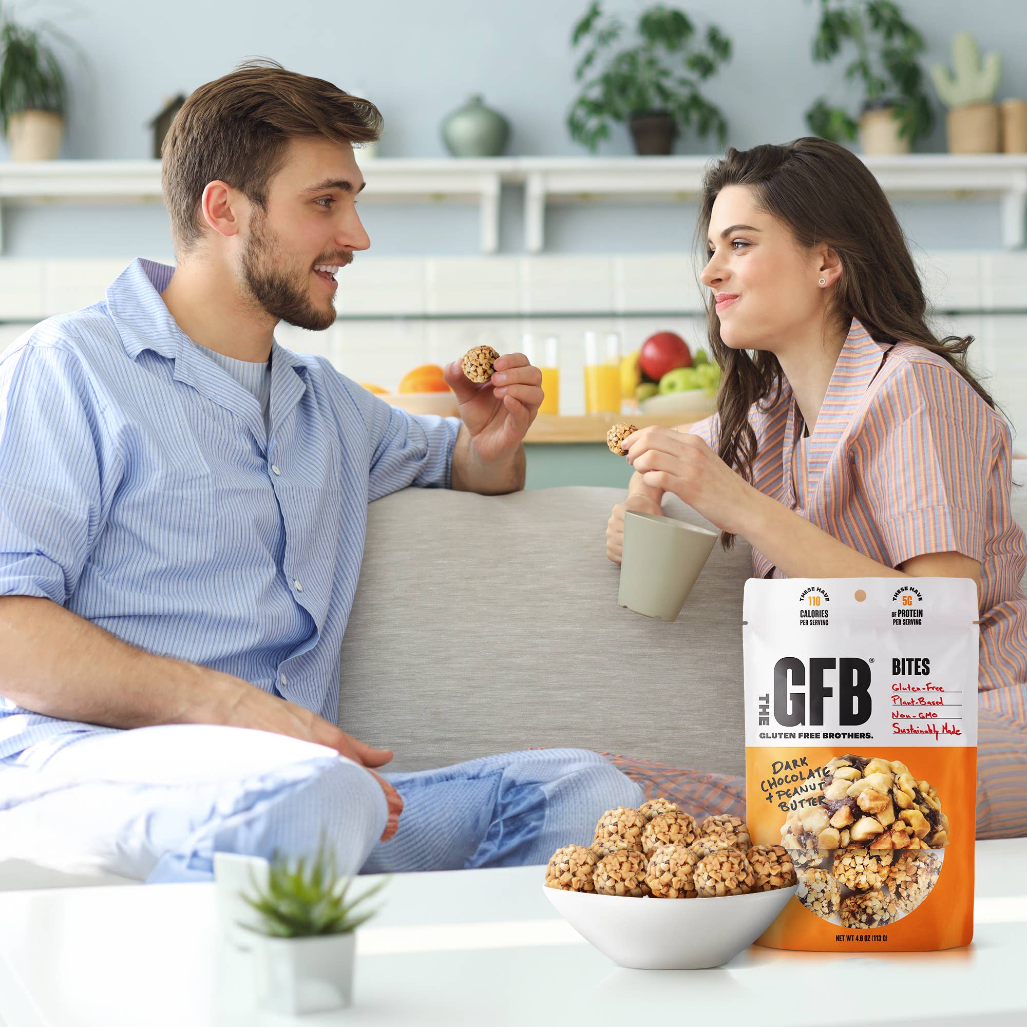 The GFB – wholesale Snacksbar – GFB: Mörk choklad Jordnötssmör Protein Bites11