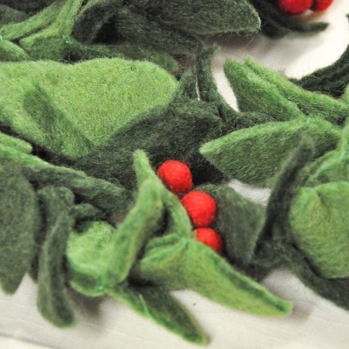 Zumki - Wholesale Bunting/Garland - Holly Berry Felt Garland1