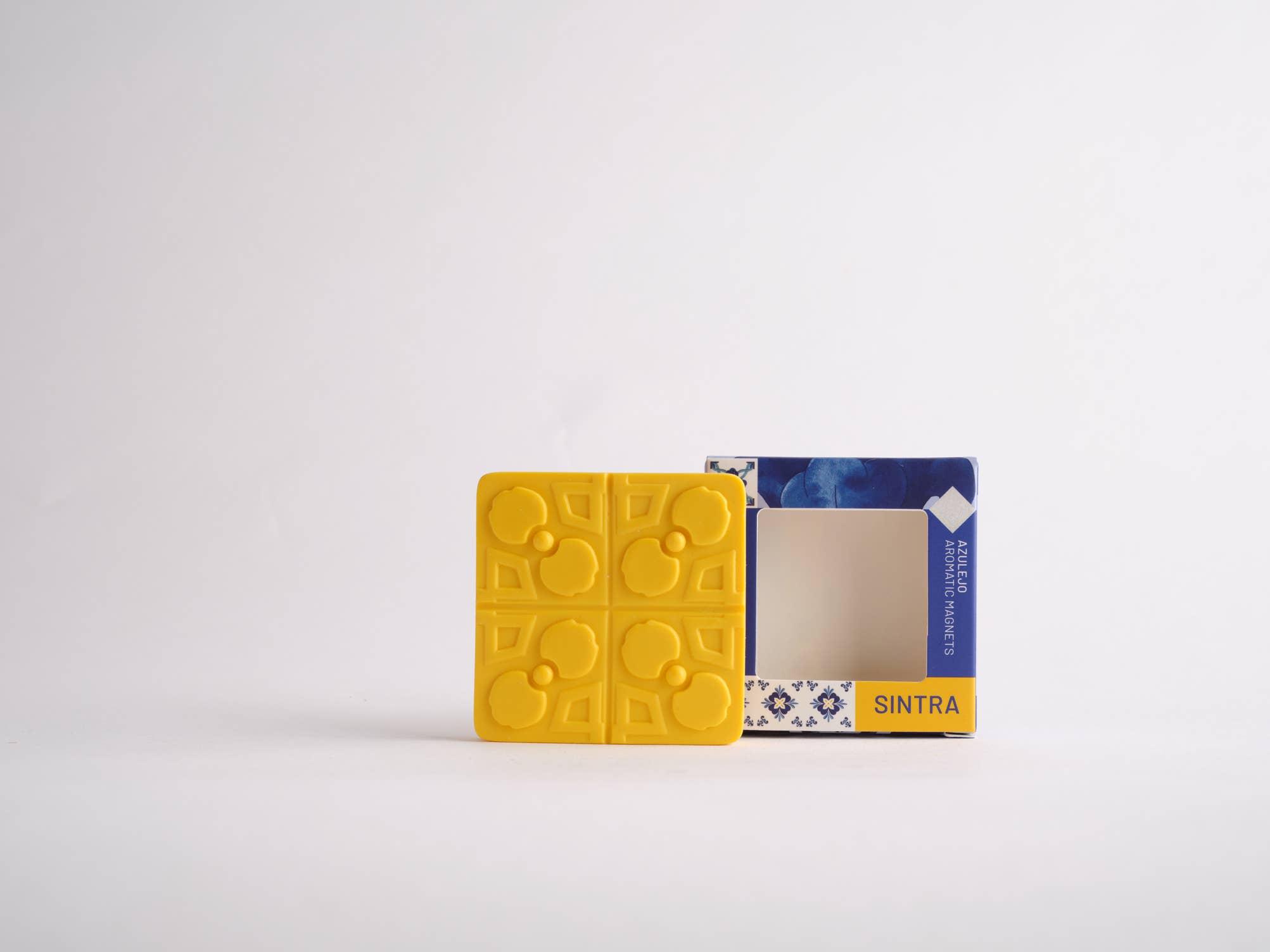 Manulena - Wholesale Air Freshener - SCENTED MAGNET “TILE” - SINTRA