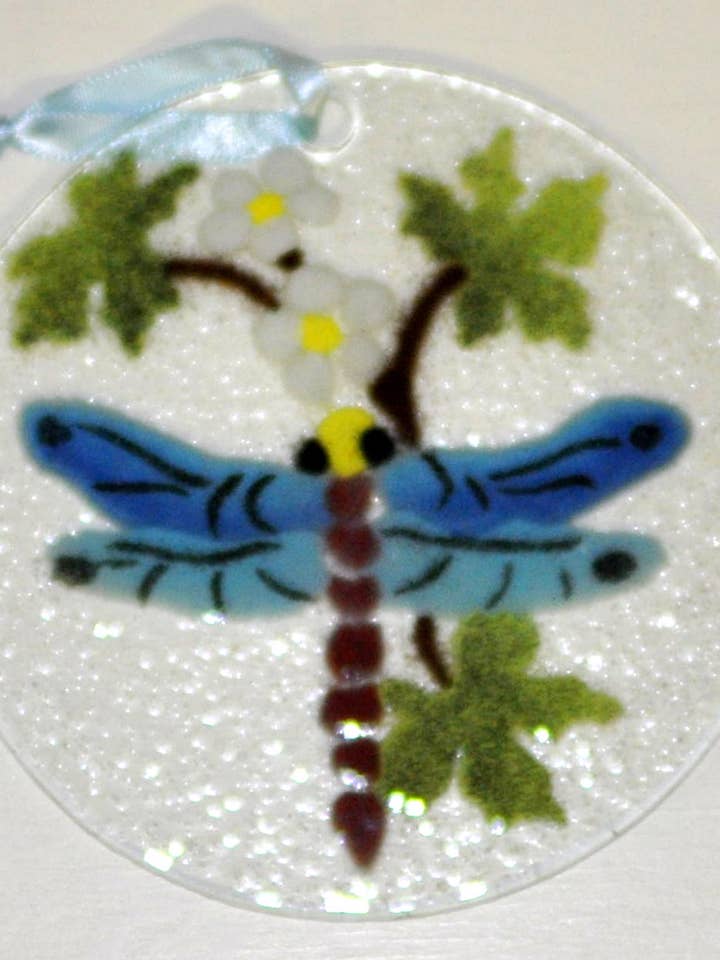 Attrape-soleil/décoration en forme de libellule pour la vente par Folio Art Glass
