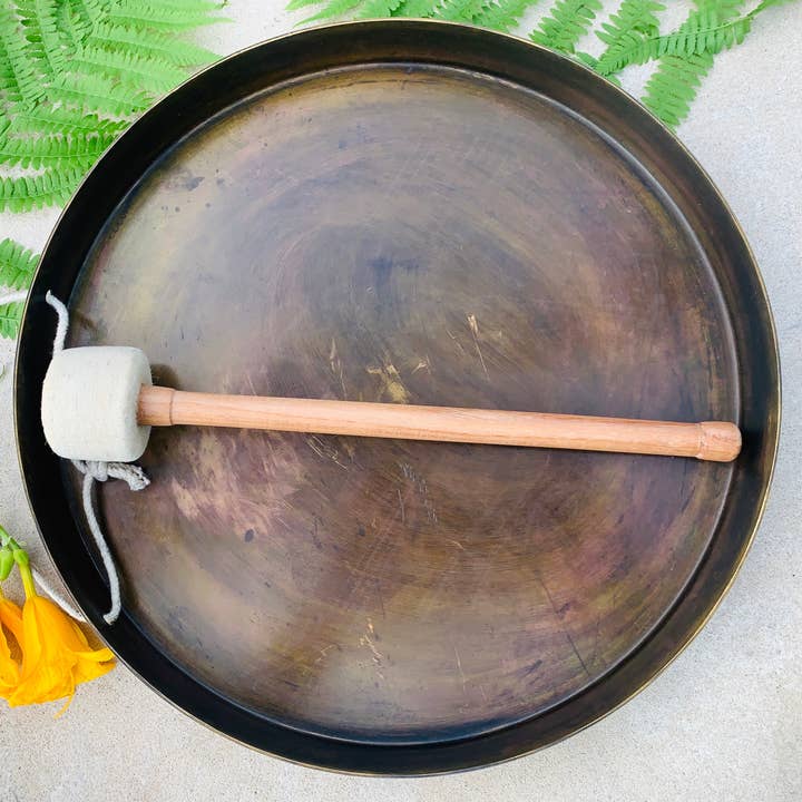 Lungta Imports – Großhandel Meditationszubehör – Tibetischer Om Gong-Durchmesser handgemacht, Tempel-Gong-Heilung, Achts