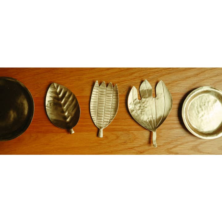 Indaba Trading - Wholesale Decorative Plate/Dish/Bowl - Monstera Leaf Brass Trinket Dish
