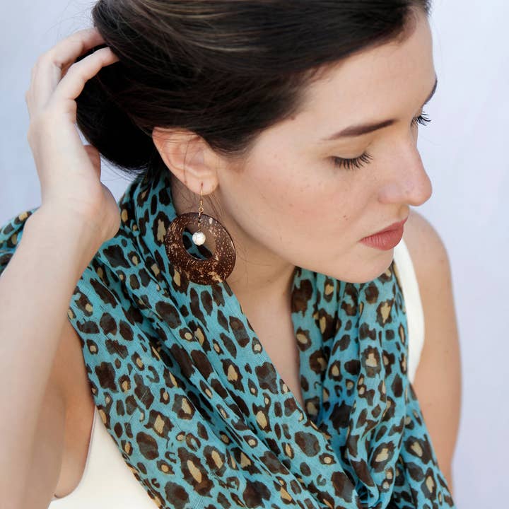 Coco & Souls – Brincos de argola por atacado – Brincos de concha de coco marrom pedra branca3