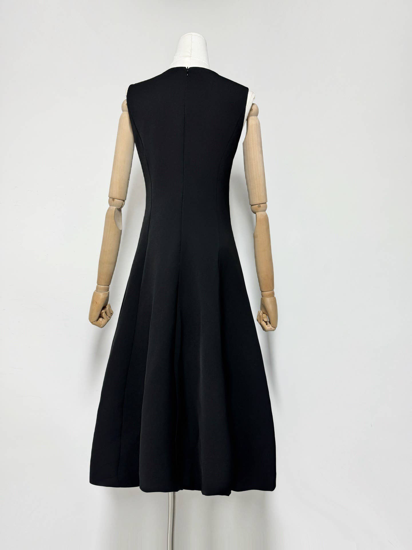 Productseeker - Wholesale Dress - Women's - DR750Y Sleeveless 3D Floral Embroidered Elegant Long Dress1