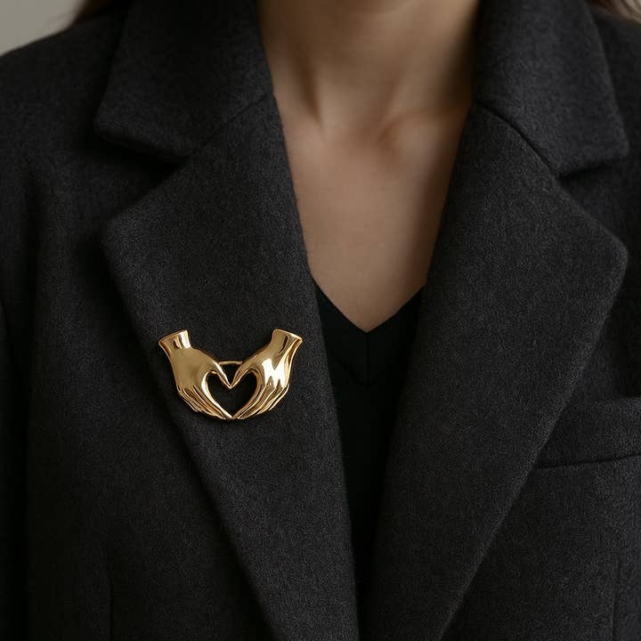 Wild & Free - Wholesale Brooch - Broche de Manos Minimalista3