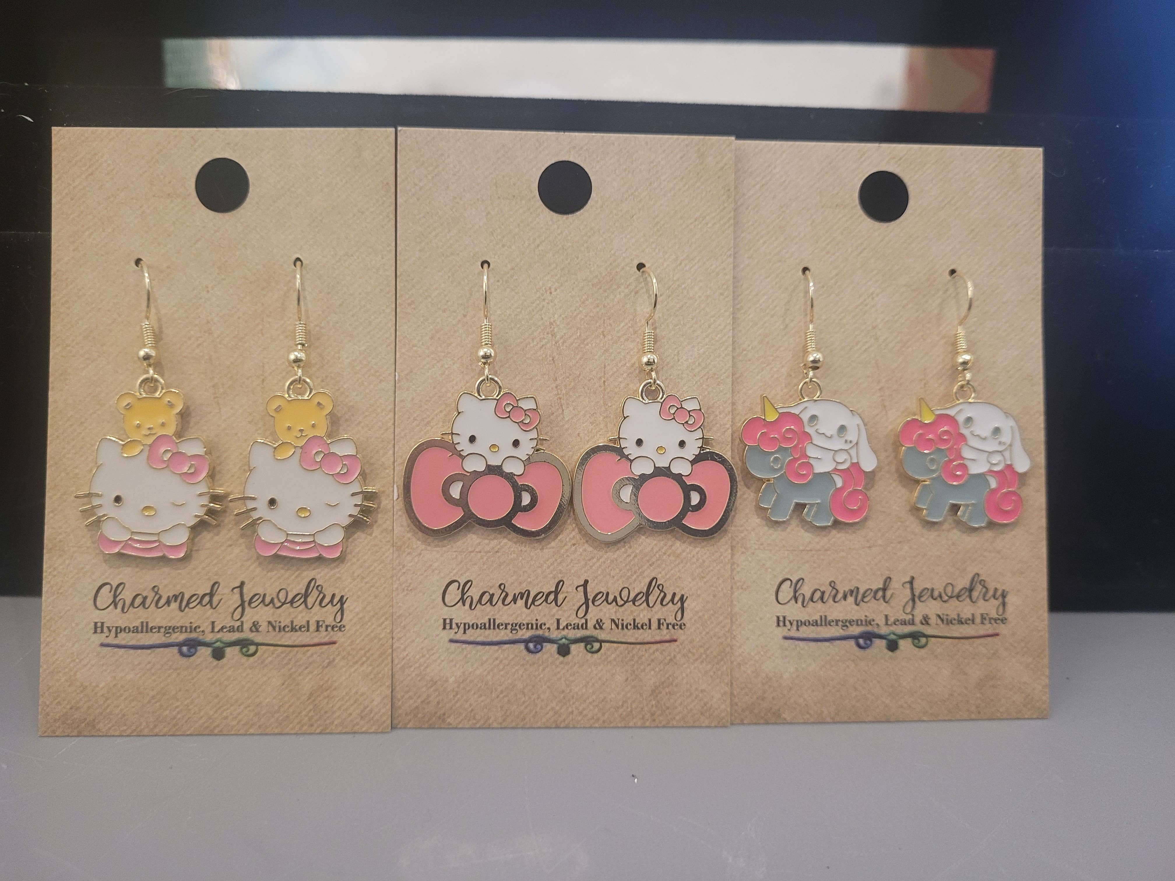 Con-Quest Crafts – Engroshandel Hængeøreringe og creoløreringe – Søde øreringe inspireret af Hello Kitty & Friends11