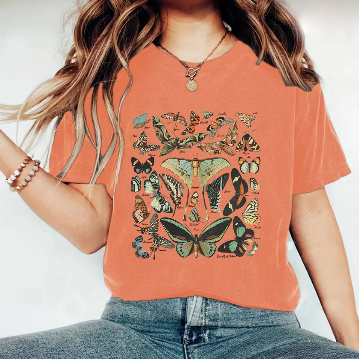 Rosa Clothing - Vente T-shirt sérigraphié – femme - T-shirt essentiel à manches courtes col rond avec motif papillon3