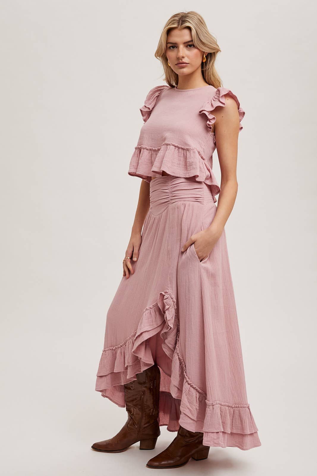 Bluivy – Großhandel Set aus Oberteil und Rock – Damen – MINIROCK-SET MIT CROP TOP UND SEITENSCHLITZ MIT RÜSCHENBESATZ14