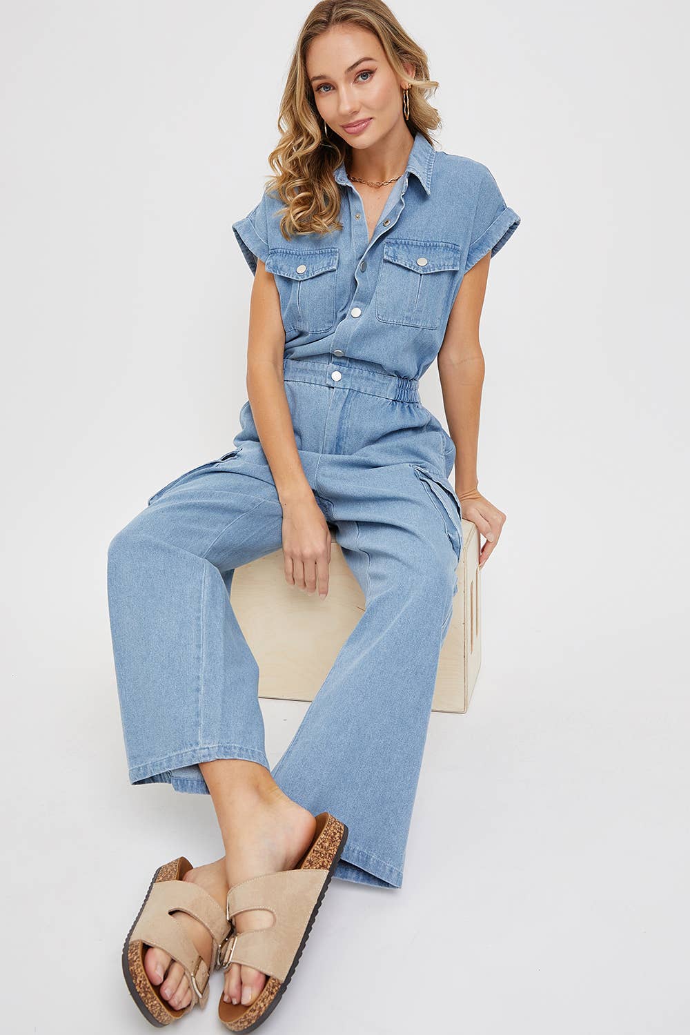 DENIM BLÅ DENIM CARGO JUMPSUIT I ÉT STYKKE for engroshandel på Faire12