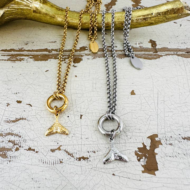 Mein Mantra - Wholesale Pendant/Charm Necklace - Charm necklace with carabiner with whale fin charm