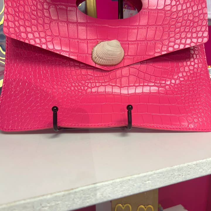 Sac à main coquillage rose pour la vente par Tweeds and Beads