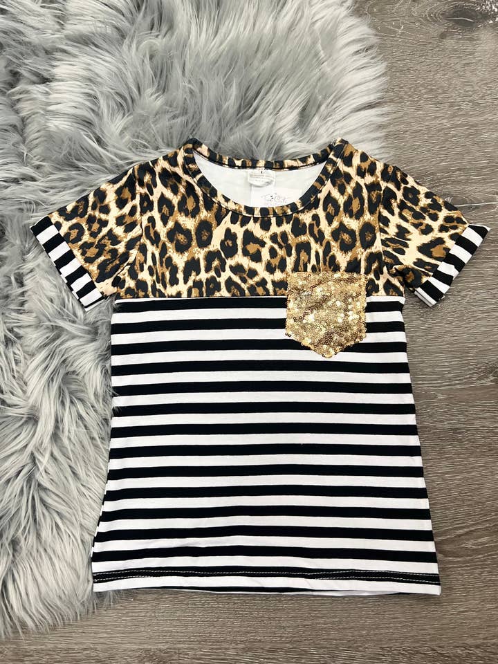 Um Toque de Brilho T por atacado de Two Cute Boutique LLC
