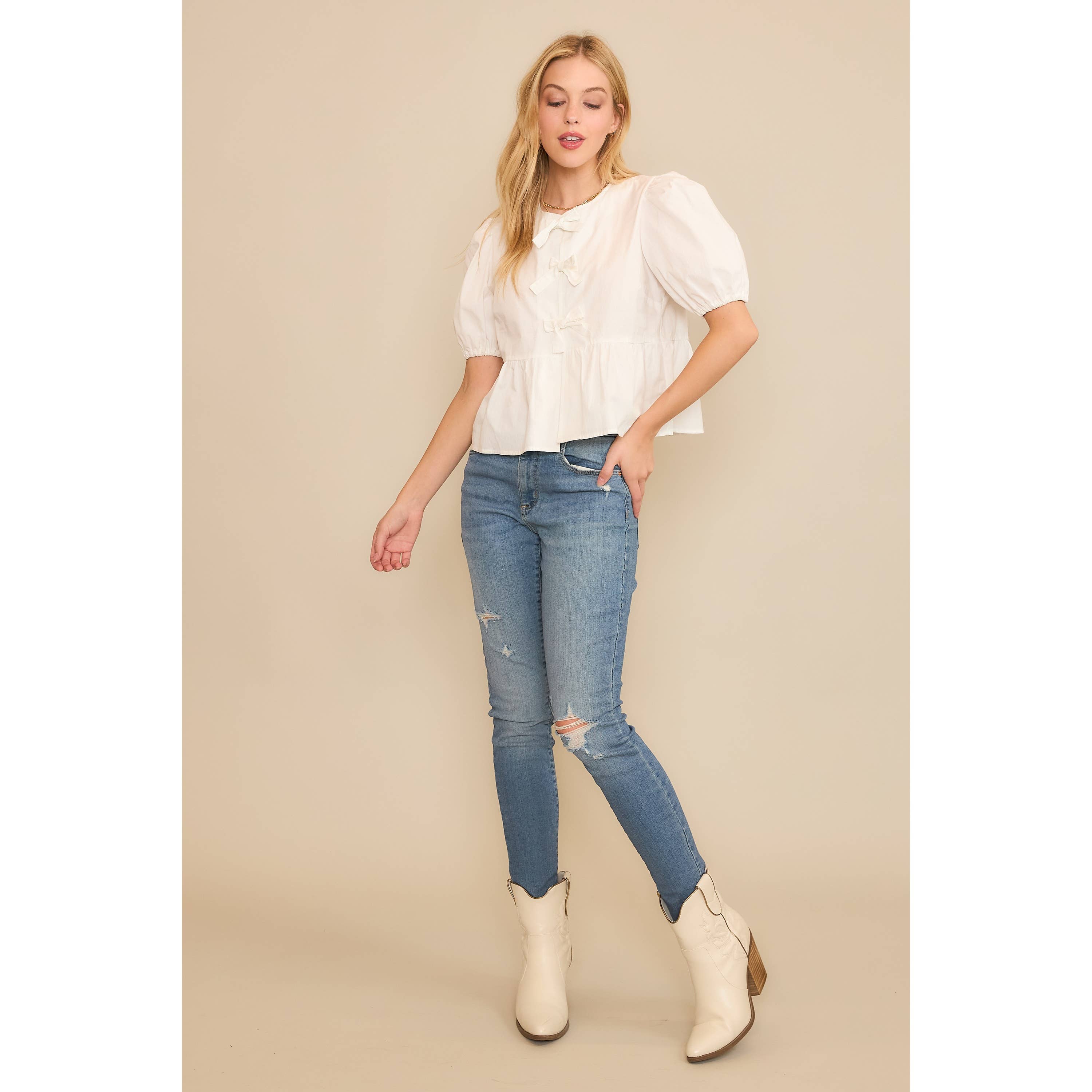 Sweet Generis – Großhandel Bluse – Damen – Babydoll-Bluse aus Baumwollgewebe mit offenem Vorderteil und Schleifendetails19