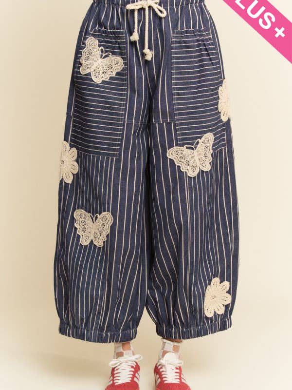 PANTALON BARIL À RAYURES EN DENIM SOUPLE ULTRA LÉGER pour la vente par Davi & Dani