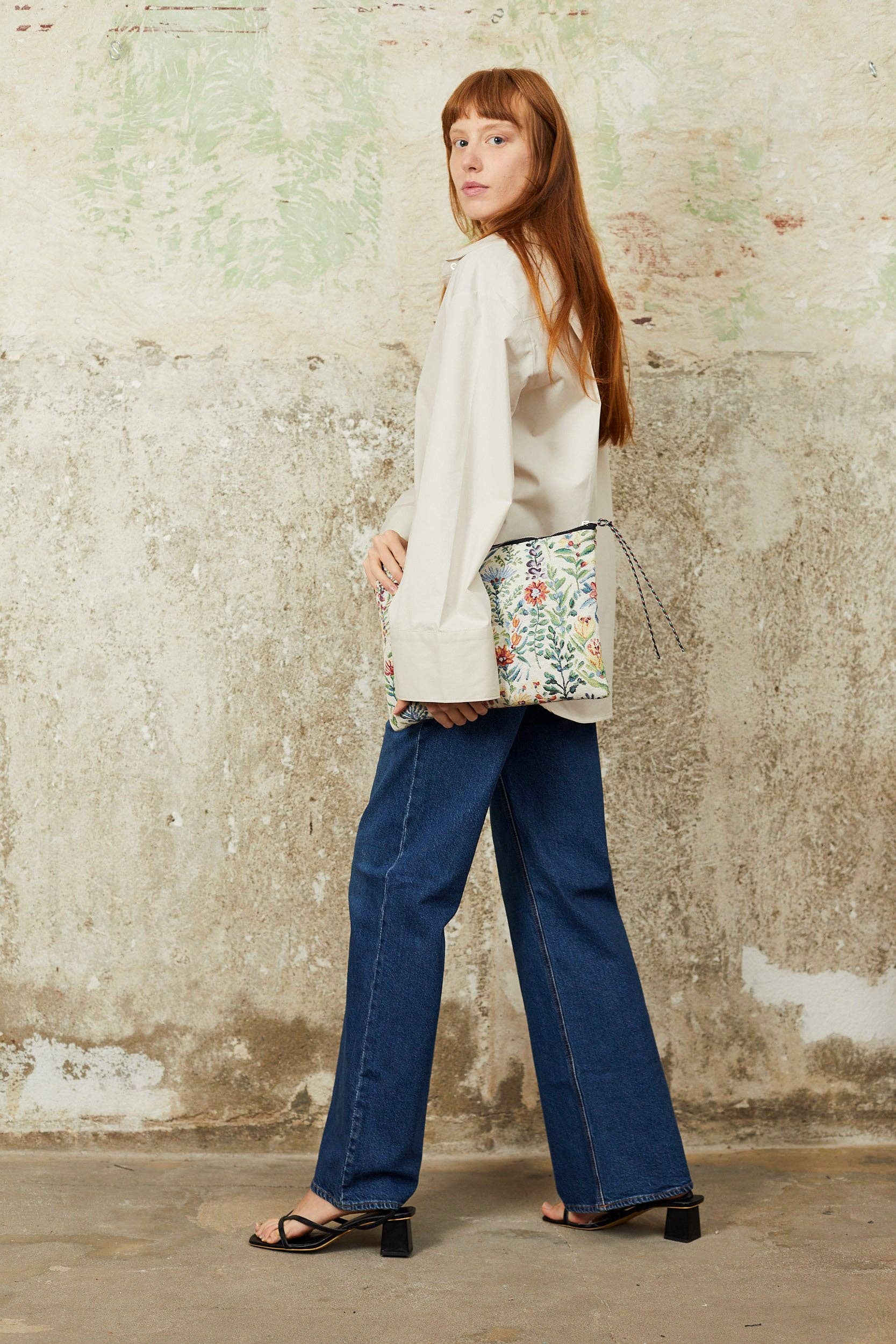 Eturel Madrid - Vendita all'ingrosso Custodia per laptop/tablet - Donna - Custodia per computer in tessuto jacquard con fiori di azalea2