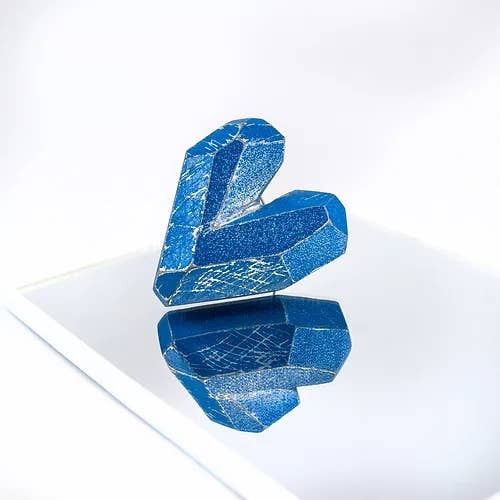 Træ hjerte broche for engroshandel hos Eva Burton Maker