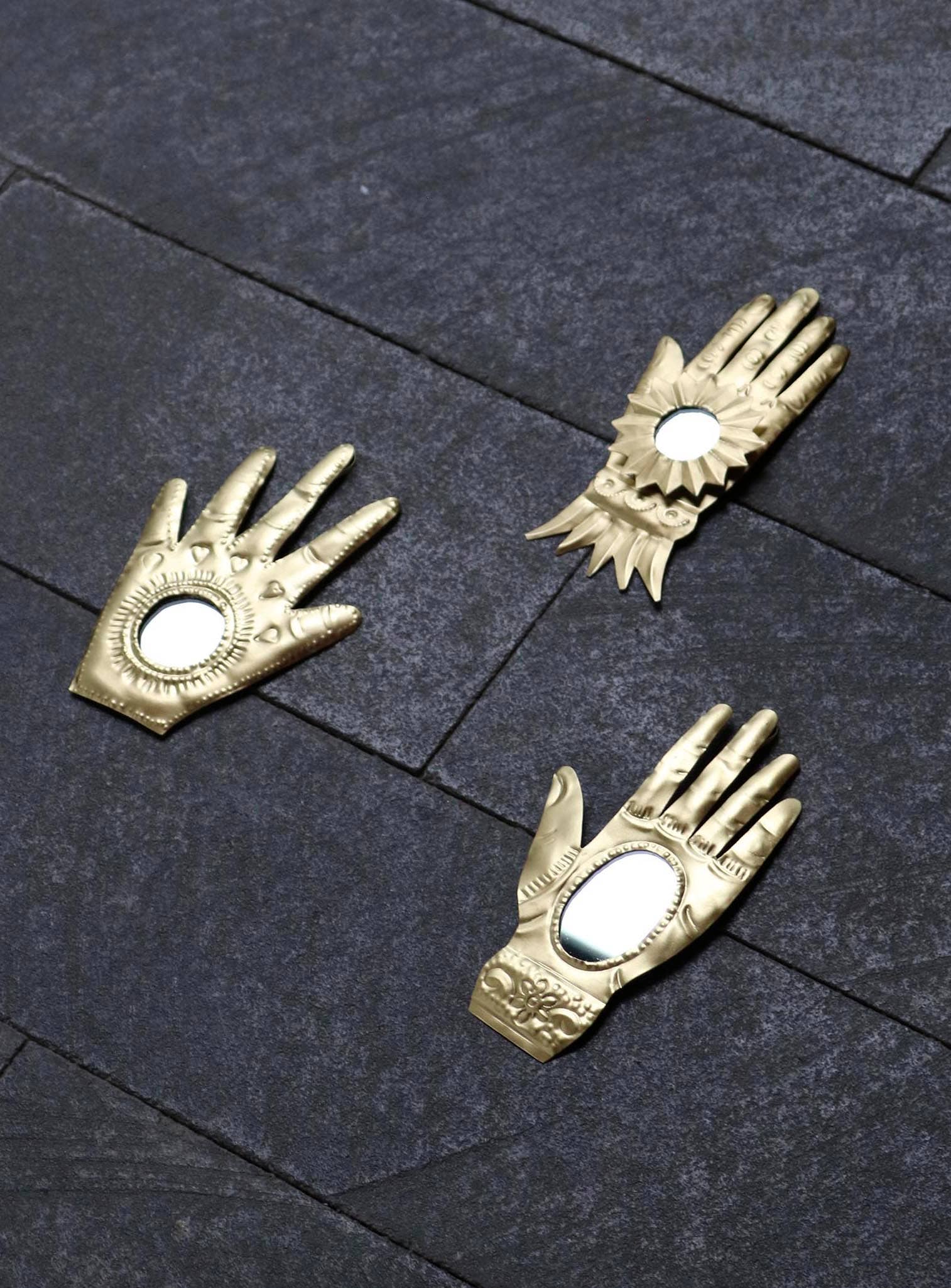 P.I.Project America – wholesale Dekorativ tofs – Mexikansk Milagro gyllene hand tennprydnad