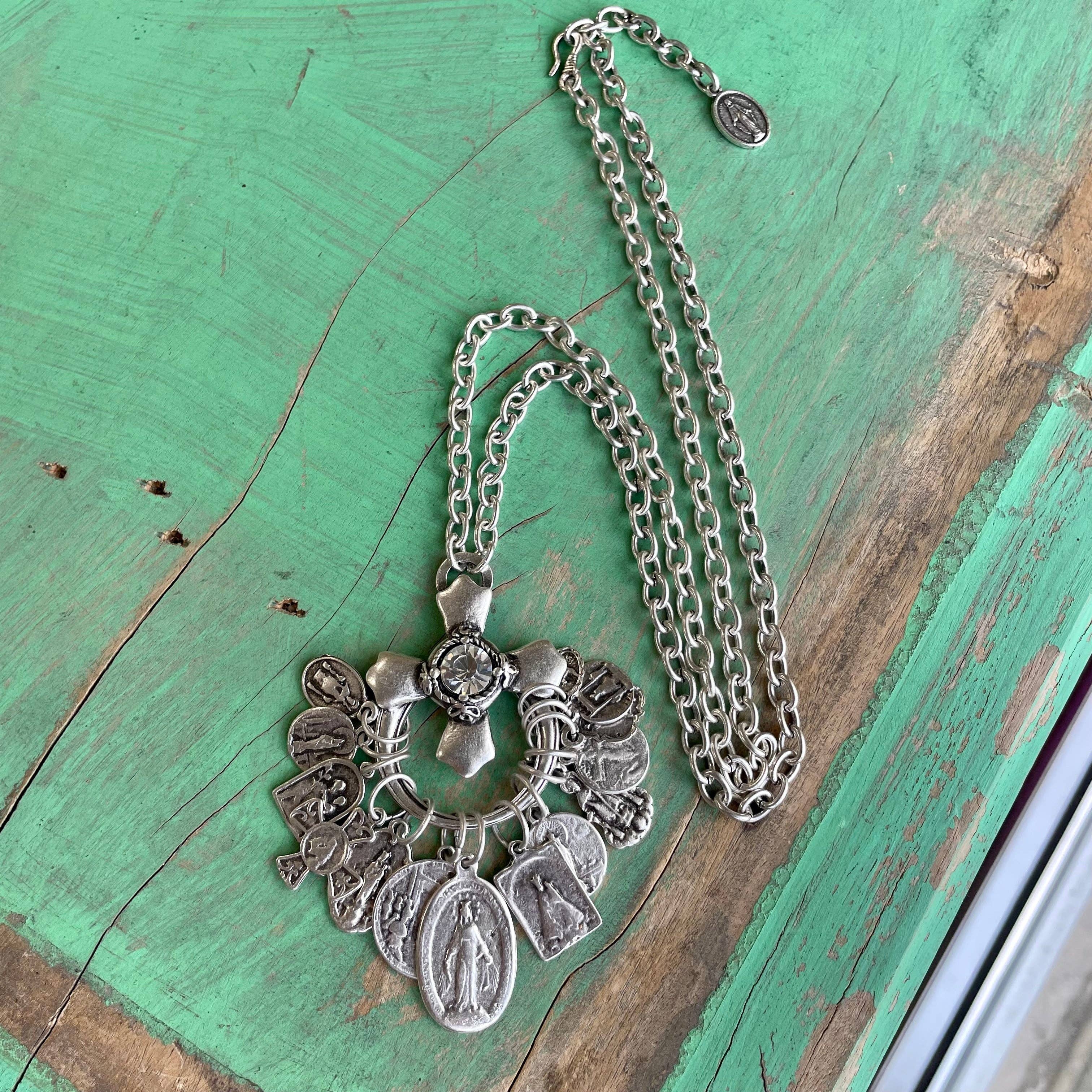 Love and Honor Jesus LLC - Wholesale Halskettinghanger - Ketting met heiligenbedels12