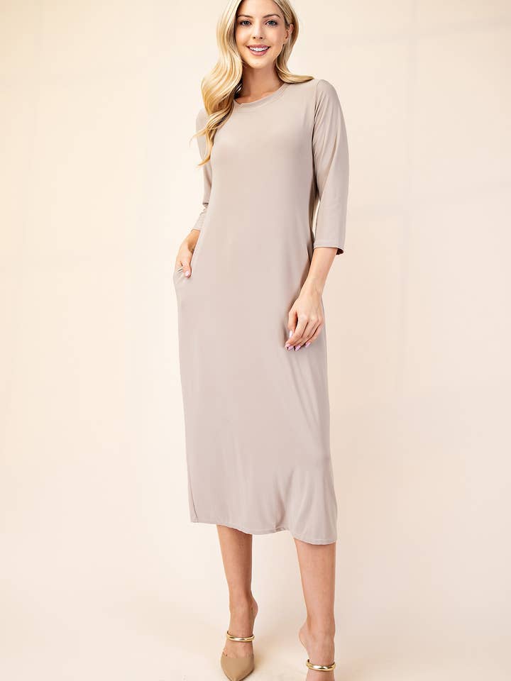 Robe classique grande taille à superposer avec poches pour la vente par Celeste Clothing