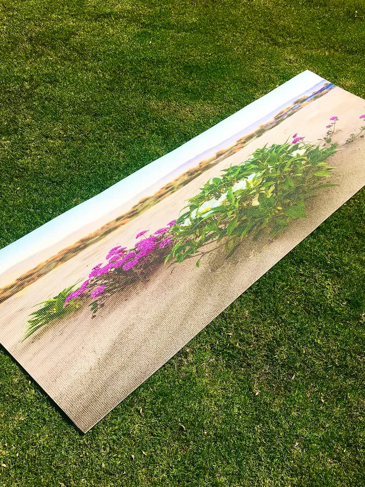 Op maat gemaakte Wild Flower yogamat - witte achterkant voor wholesale door Yoga Photo Mats